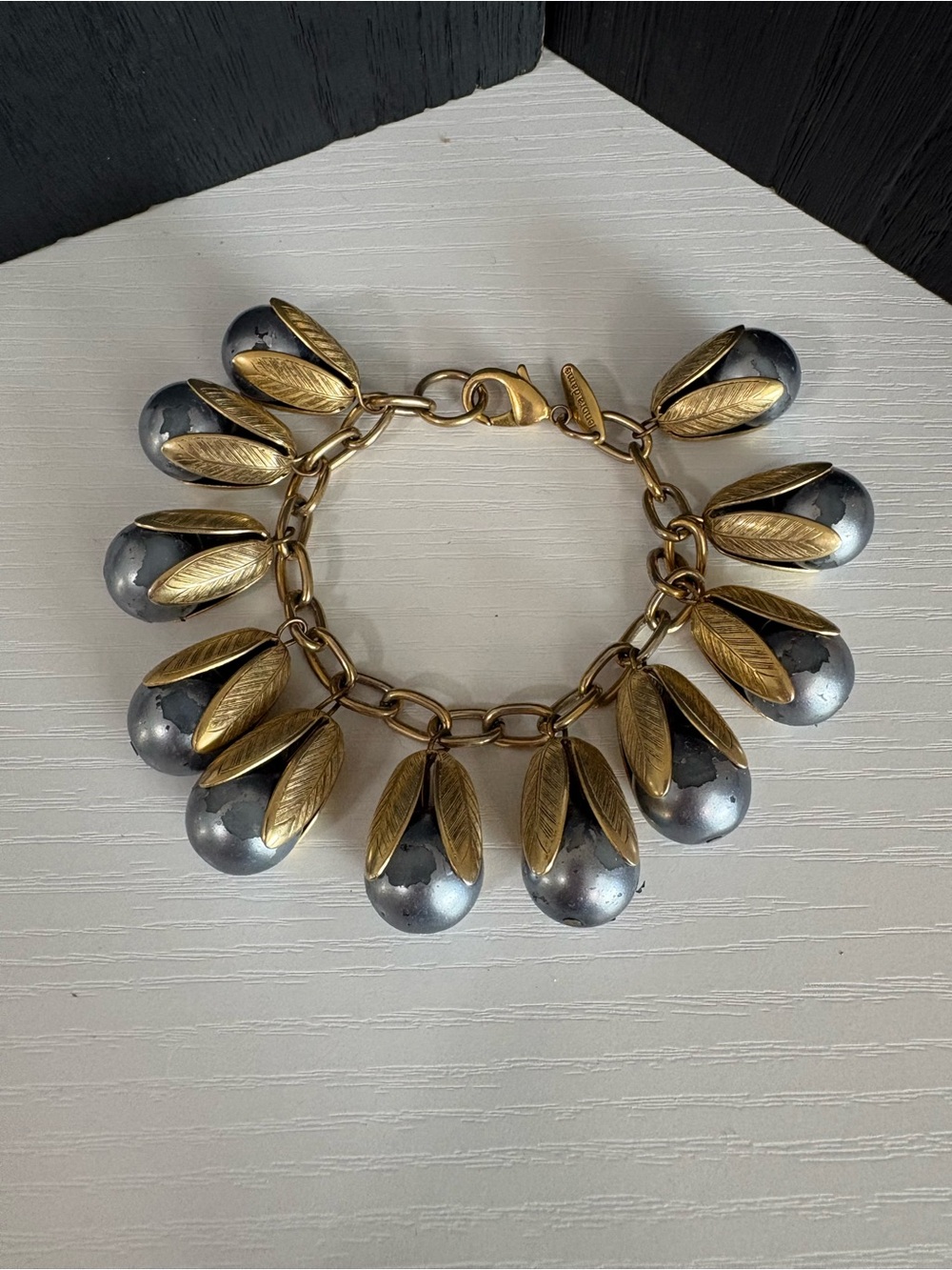 Lenora Dame vintage cha cha bracelet faux grey pearl gold tone 8”